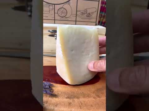 Conhecendo o Queijo Capra, um queijo de cabra maturado feito no Espírito Santo!