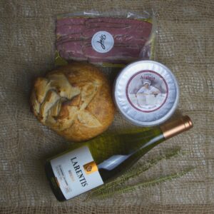 Kit Fondue Completo com Charcutaria (Pão, Vinho Branco e Pastrami)