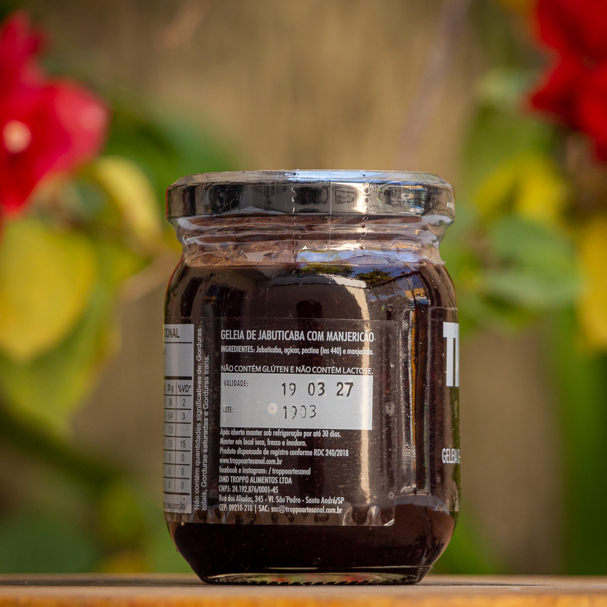 Rótulo lateral Geleia de Jabuticaba com Manjericão Troppo ingredientes fabricante Santo André SP sem glúten sem lactose