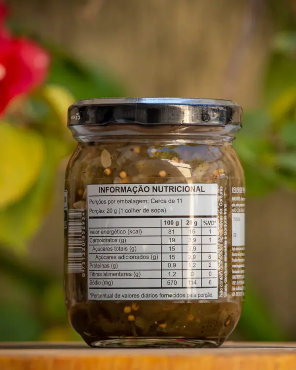 Verso do pote Relish de Pepino Troppo com tabela nutricional e código de barras