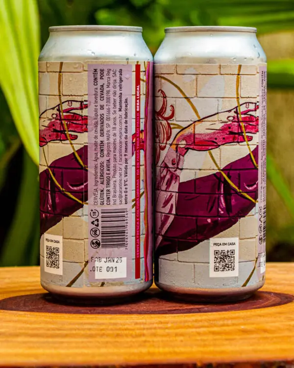 Rótulo traseiro da lata da Session IPA Tarantino, mostrando a lista de ingredientes, teor alcoólico de 4.5% e 30 IBU.