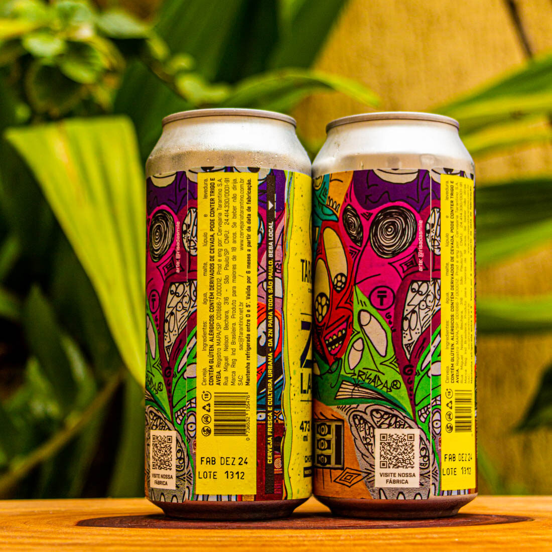 Verso da lata da cerveja ZN Lager, mostrando a lista de ingredientes, informações de fabricação como lote e validade, e o QR code da fábrica.