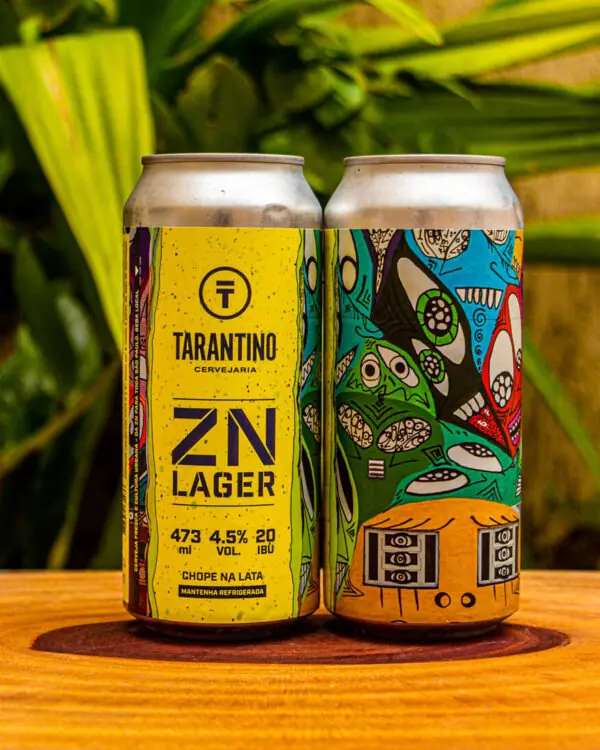 Duas latas da cerveja artesanal ZN Lager da Cervejaria Tarantino, com rótulo amarelo vibrante e arte urbana colorida na lateral.