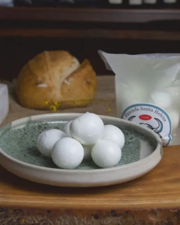 Mozarela de Búfala em Cerejas Mozarela de Búfala em Cerejas