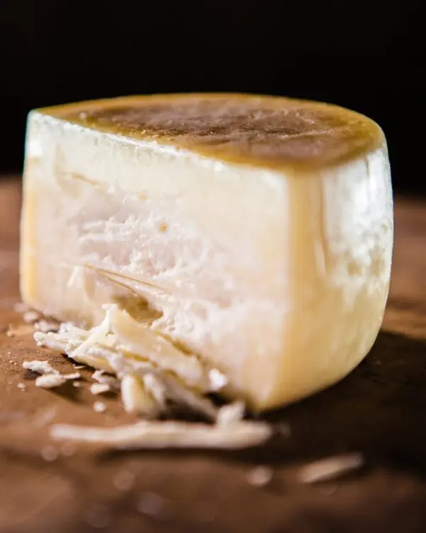 Queijo Gouda/Mantiqueira (Kosher) - LAMEHADRIN (LISTA VERDE) CHALAV ISRAEL - Atalaia - 150g (aprox.) -1 Queijo Gouda/Mantiqueira (Kosher) - LAMEHADRIN (LISTA VERDE) CHALAV ISRAEL - Atalaia - 150g (aprox.) -1