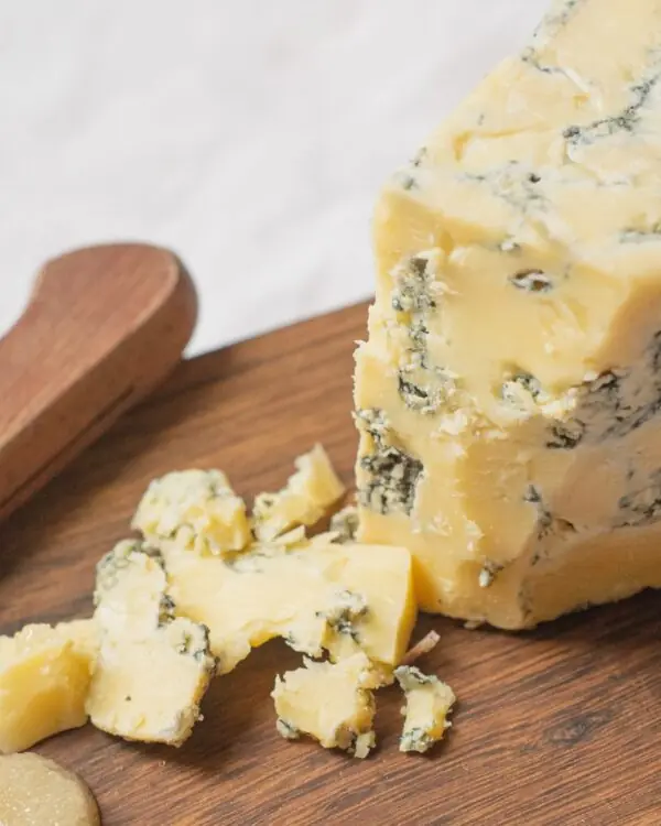 Queijo Azul Britânnia - BelaFazenda - 200g  (aprox.)