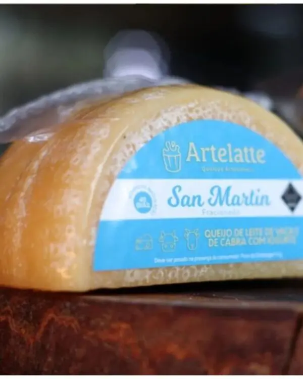 Queijo San Martin (vaca e cabra) - Artelatte - 330g (aprox.)
