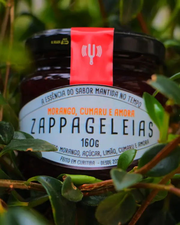 Geleia de Morango, Cumaru e Amora Geleia de Morango, Cumaru e Amora