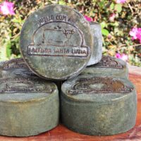 b375d81a53cdc160dbbafb8f8f74ee26.jpg Queijo Garnizé - Queijo com Arte - 180g (aprox.)