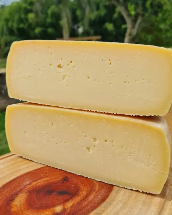 Queijo San Martin (vaca e cabra) - Artelatte - 330g (aprox.) -1