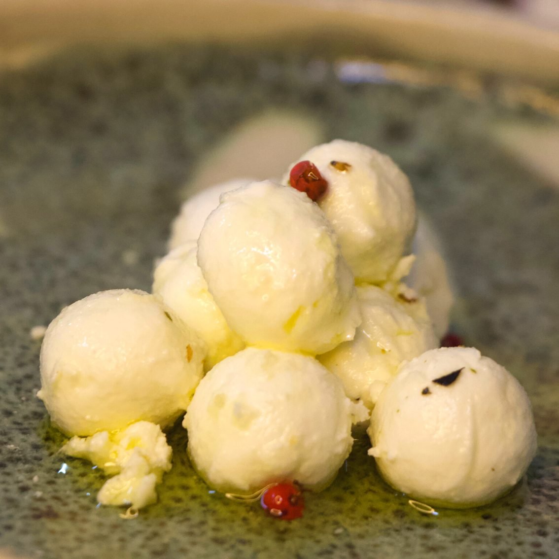 Queijo Boursin de Cabra no Azeite - Fazenda Atalaia - 200g (aprox.)
