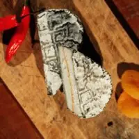 Queijo Coração em Brasa (Picante) - Capril do Bosque - 140g  (aprox.)