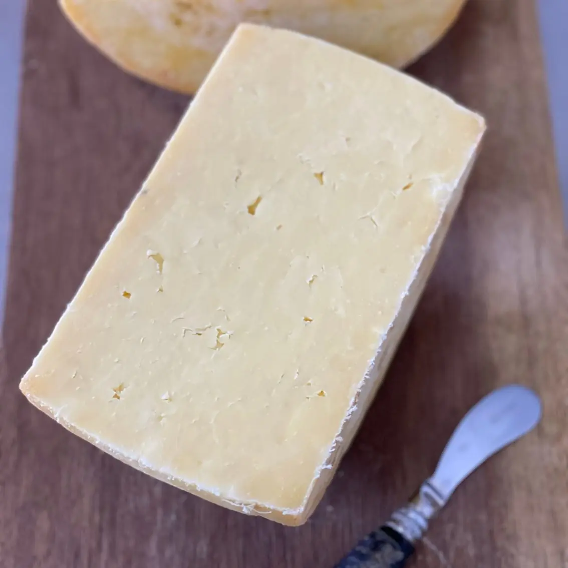Queijo Sinueiro Jovem Cheddar - Bela Fazenda - 200g (aprox.)
