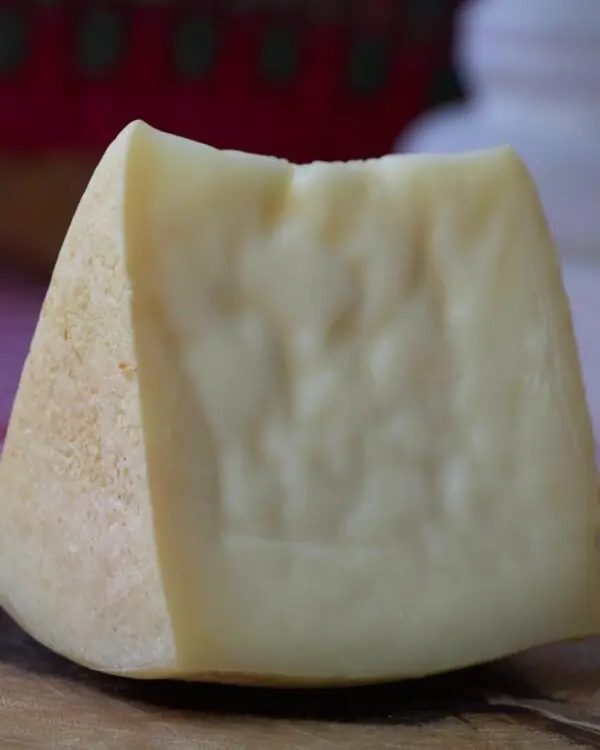 Queijo Gouda/Mantiqueira (Kosher) - LAMEHADRIN (LISTA VERDE) CHALAV ISRAEL - Atalaia - 150g (aprox.)