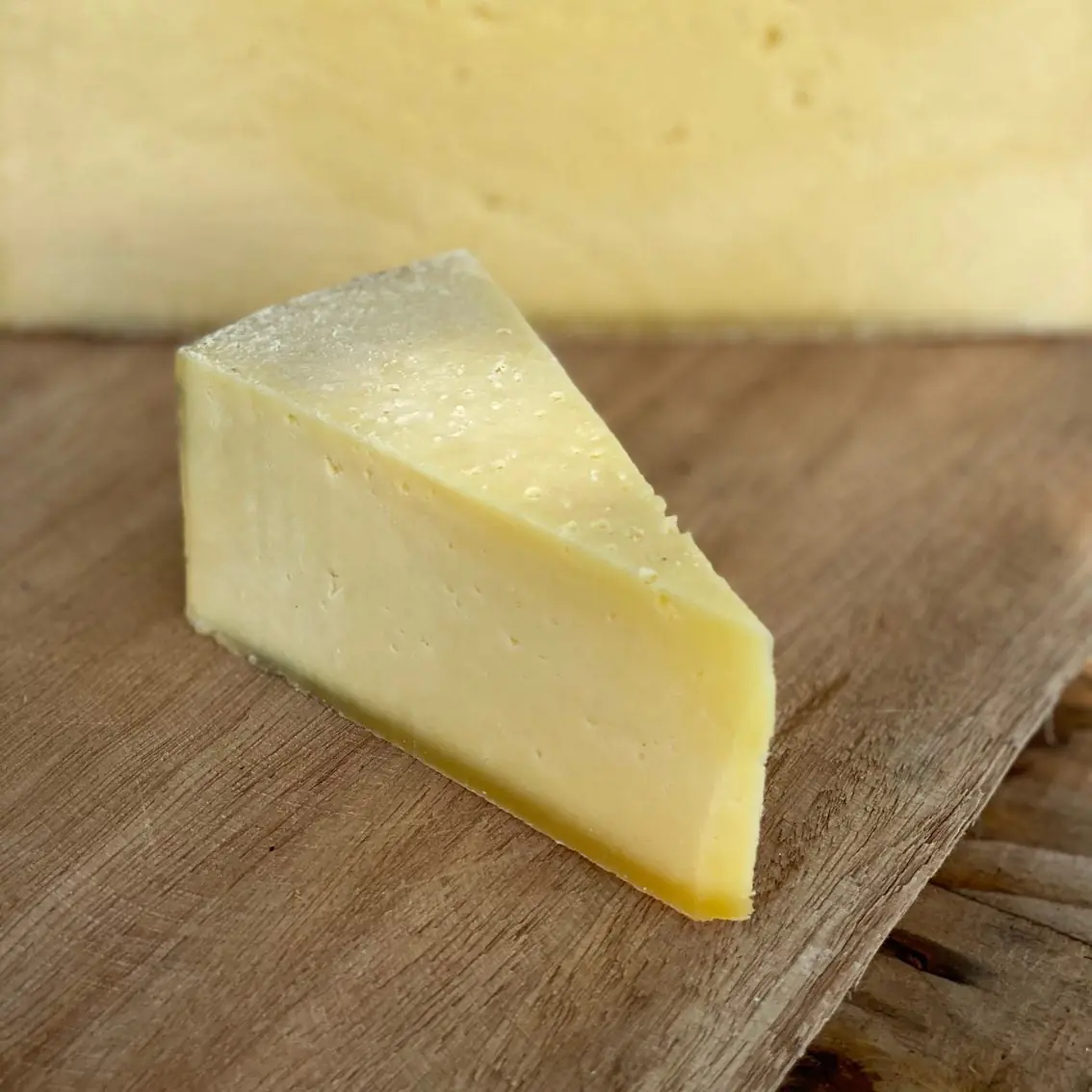 eaa6ba9978ade893f4acc86f175998ab-1.jpg Queijo Soberano Jovem - Bela Fazenda - 100g (aprox.)