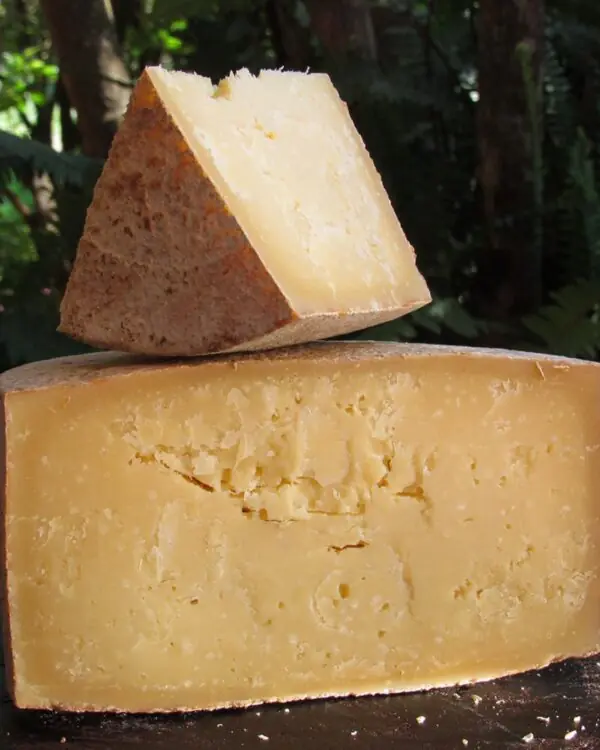 Queijo Castanho (1 ano) - Queijo com Arte - 200g (aprox.) -1