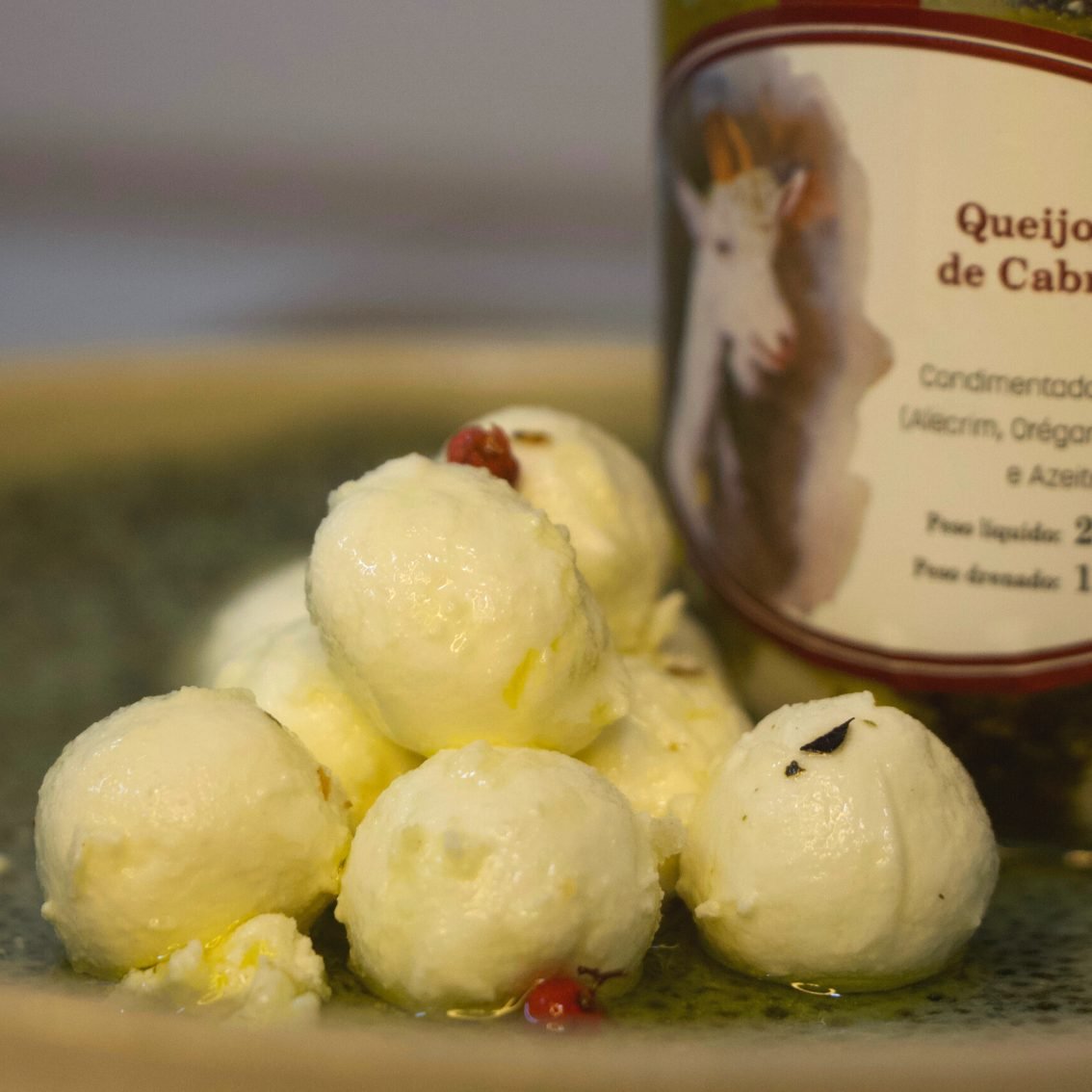 Queijo Boursin de Cabra no Azeite - Fazenda Atalaia - 200g (aprox.)