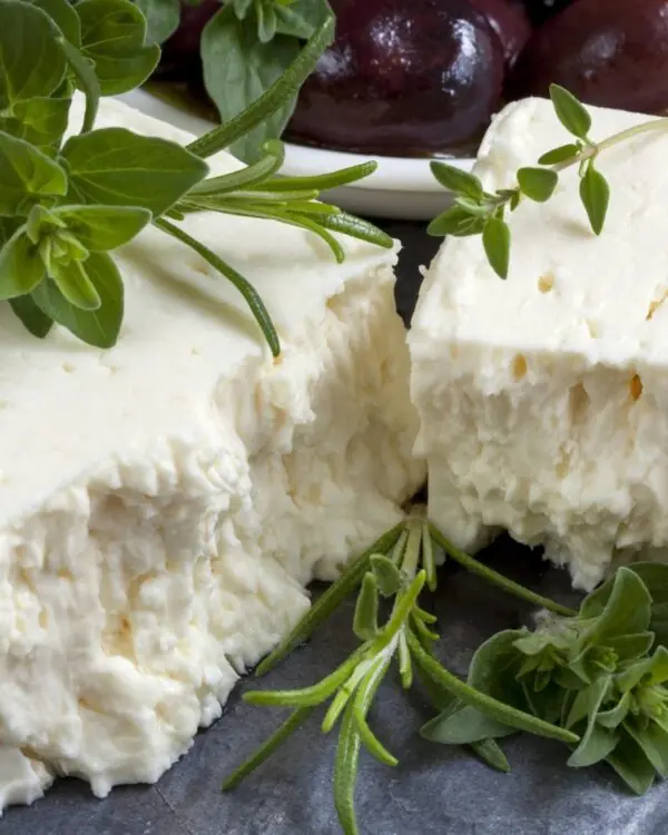 Queijo Feta (leite de vaca) - Fazenda Atalaia - 300g (aprox.) -1