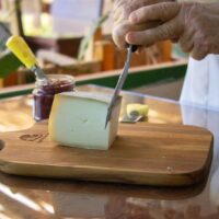 Gigante do Bosque Florido (Cabra) - Capril do Bosque - 260g Gigante do Bosque Florido (Cabra) - Capril do Bosque - 260g