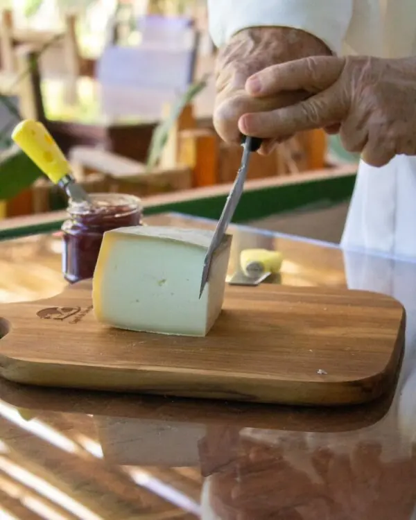 Gigante do Bosque Florido (Cabra) - Capril do Bosque - 260g Gigante do Bosque Florido (Cabra) - Capril do Bosque - 260g