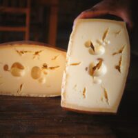 Queijo Porão - Fazenda Atalaia - 200g (aprox.)