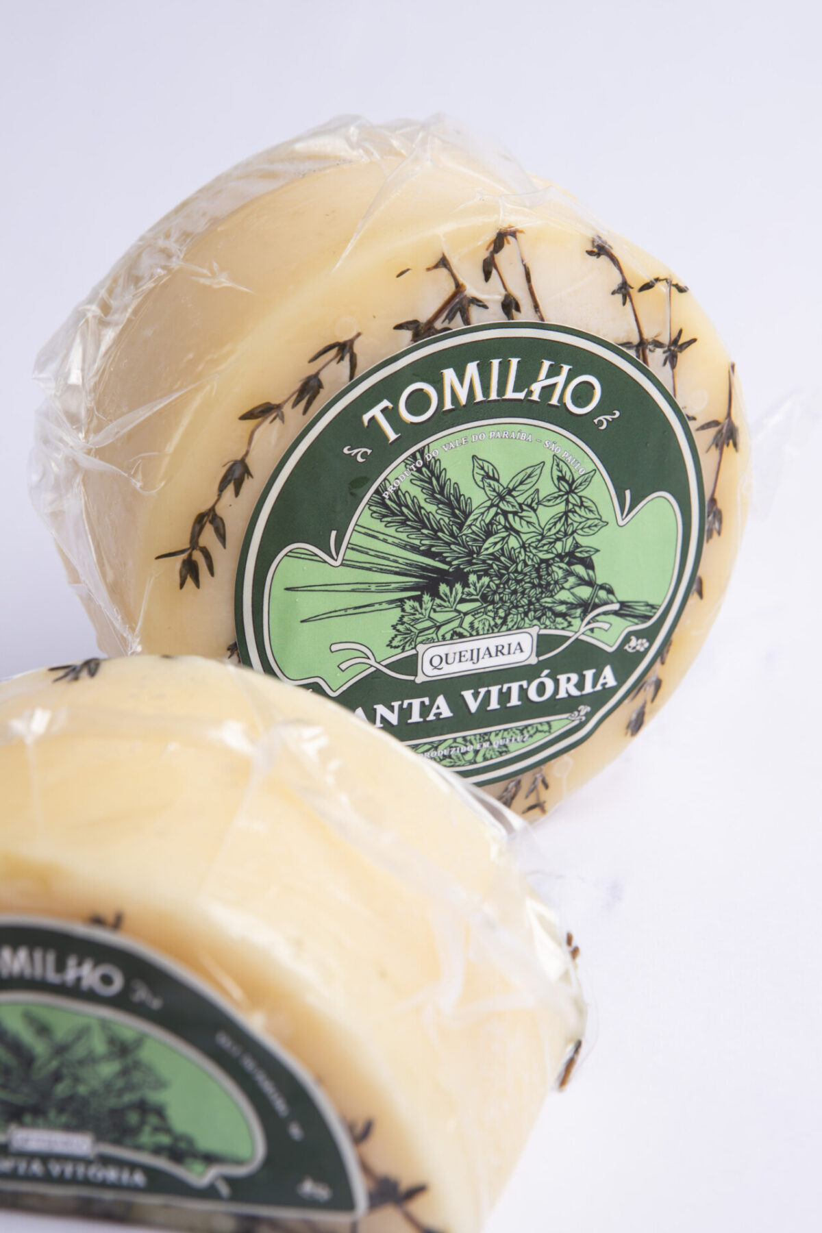 Queijo Tomilho - Queijaria Santa Vitória - 300g (aprox.)