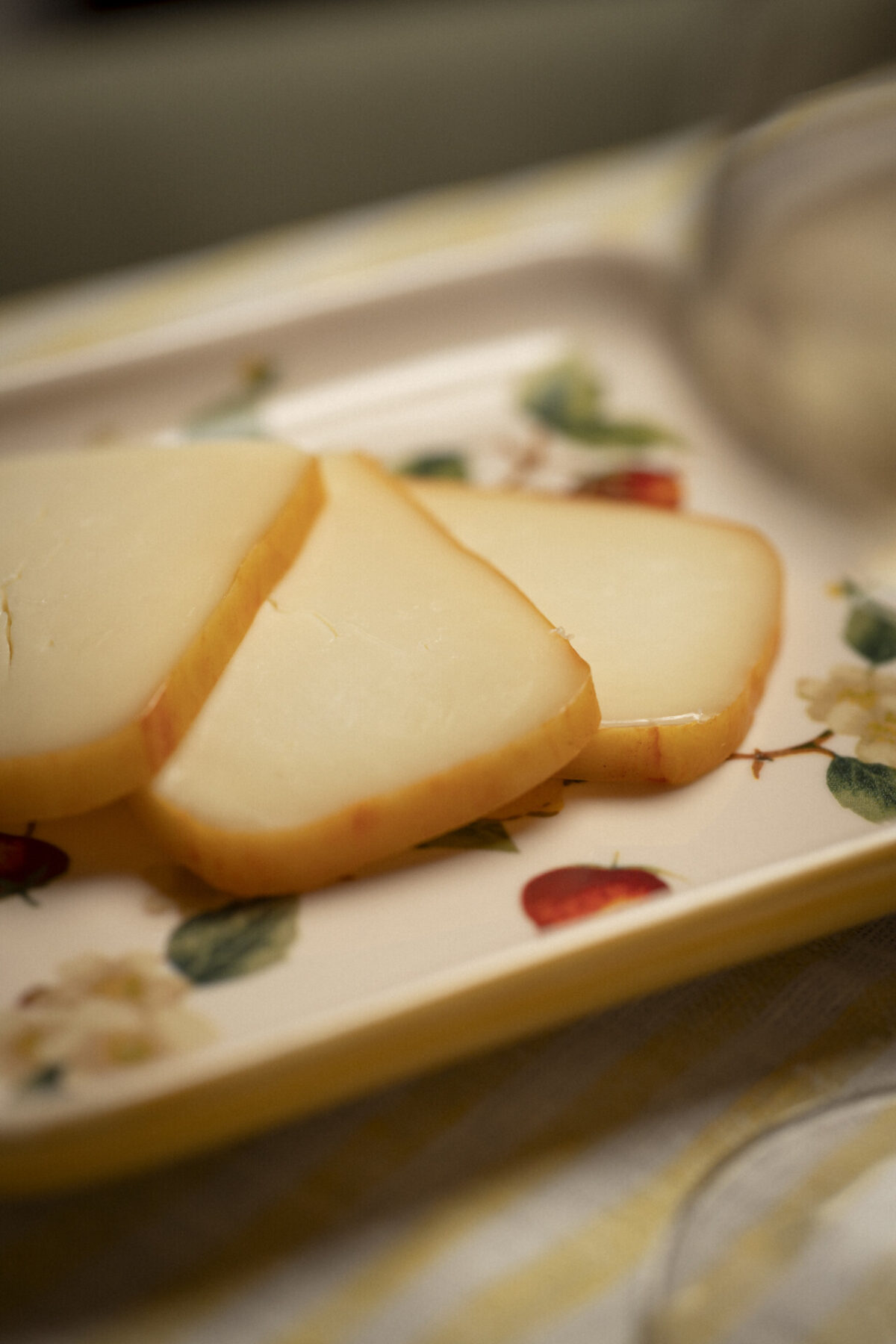 Queijo Urucum - Queijaria Santa Vitória - 300g (aprox.) -2