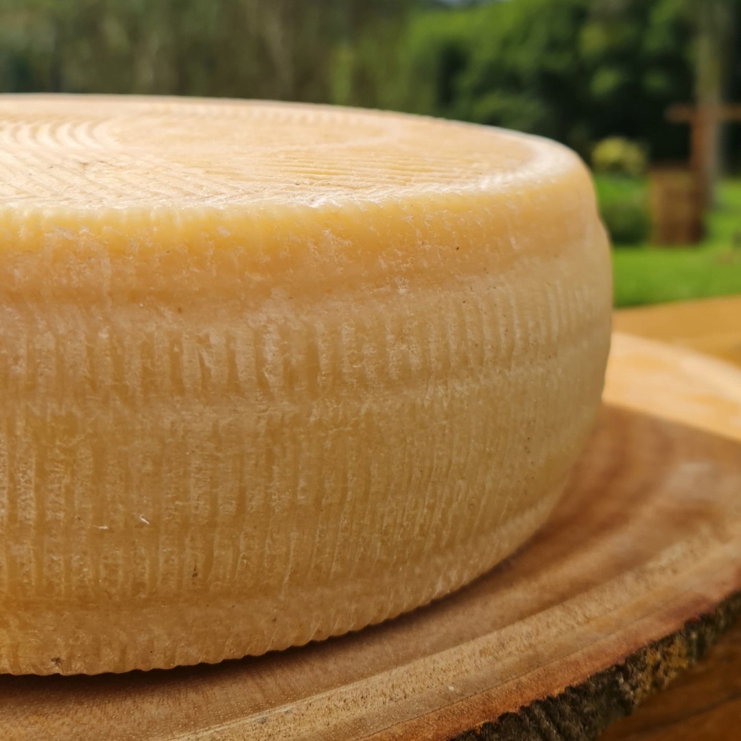 Queijo Duetto (vaca e cabra) - Artelatte - 150g (aprox.)
