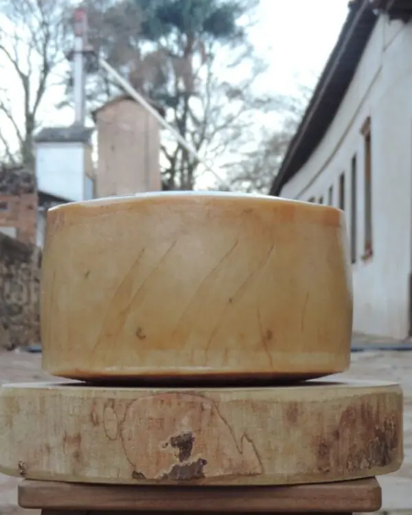 Queijo Caprinus (leite de cabra) - Fazenda Atalaia - 300g