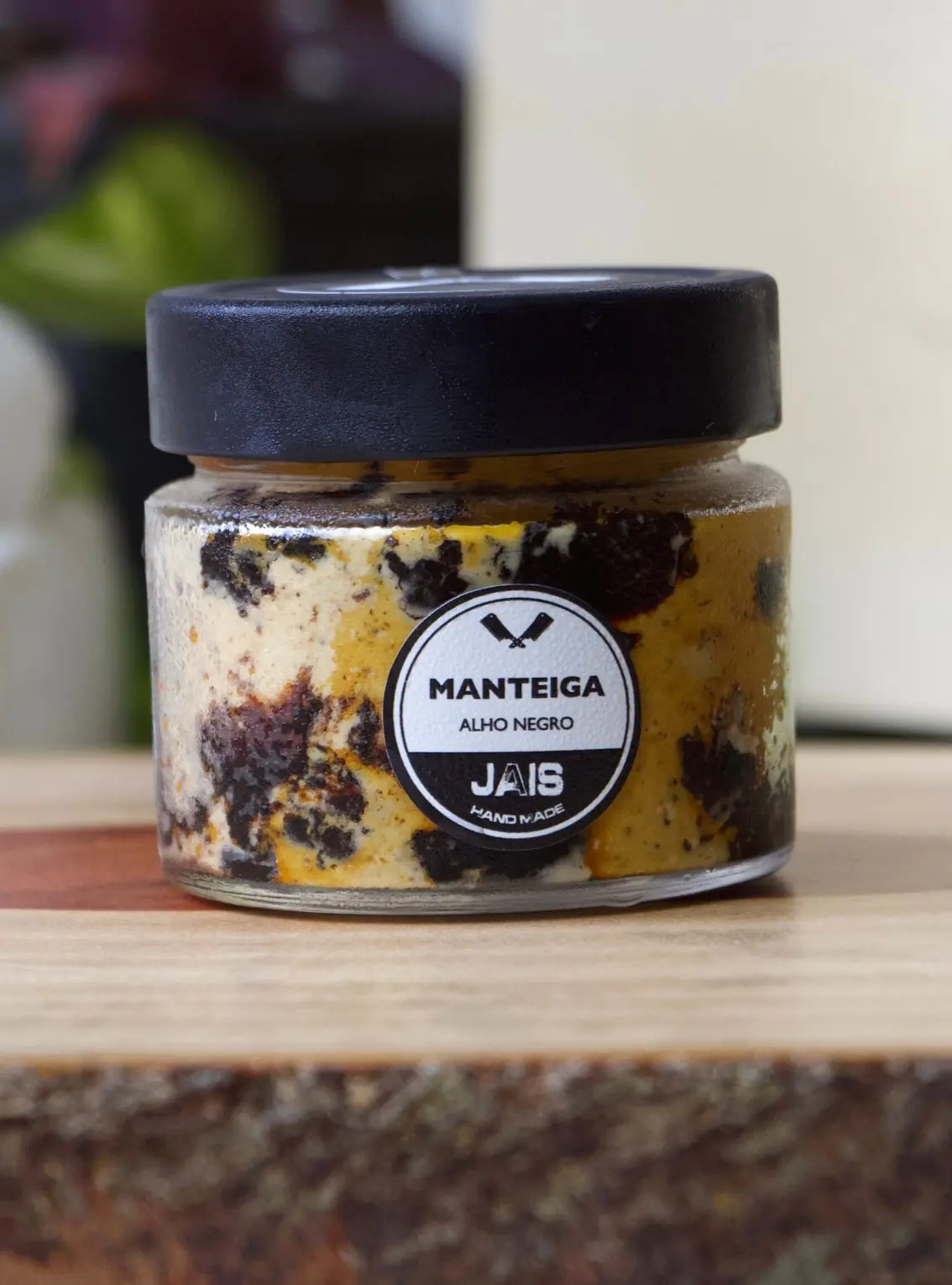 29d06196d6a524a6fadb92e4a91cb825.jpg Manteiga de Alho Negro - Jais Handmade - 180g