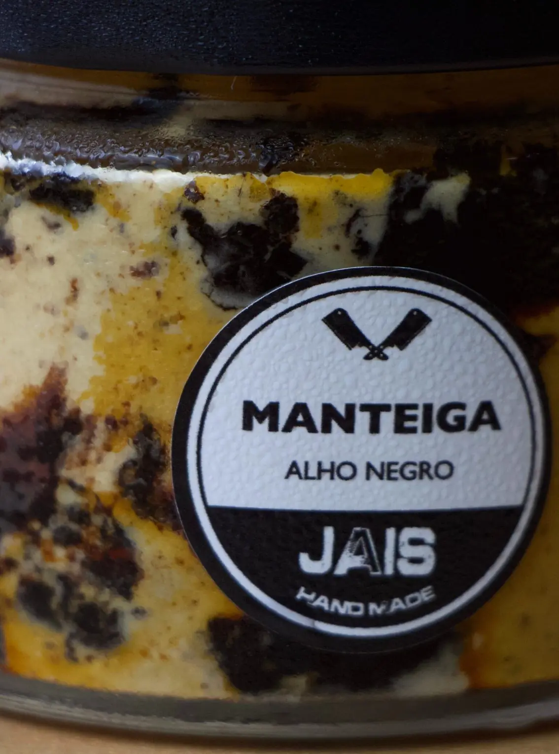 8fb6830594ac6452f23ef3bf632ebe71.jpg Manteiga de Alho Negro - Jais Handmade - 180g