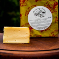 Queijo Taleggio - Serra das Antas - 250g (aprox.) -3 Queijo Taleggio - Serra das Antas - 250g (aprox.) -3