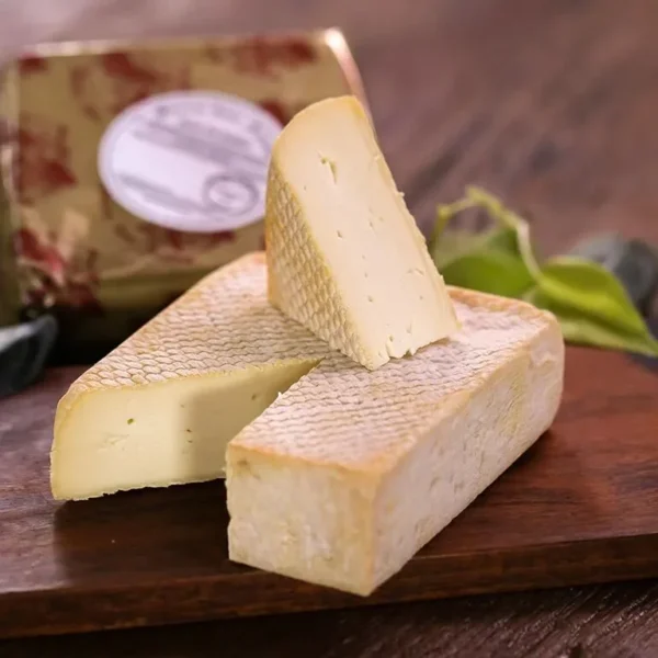 Queijo Taleggio – Serra das Antas – 250g (aprox.) Queijo Taleggio – Serra das Antas – 250g (aprox.)