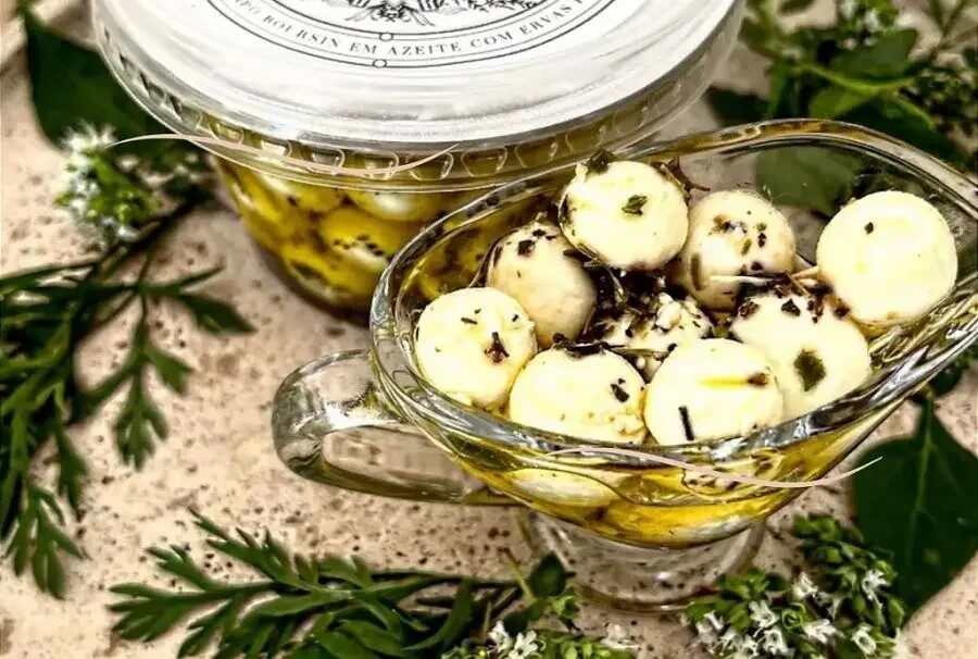 O que é Queijo Boursin? Tipos, sabores e como consumir