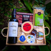 Cesta Harmonização Queijos e Vinho (8 itens)