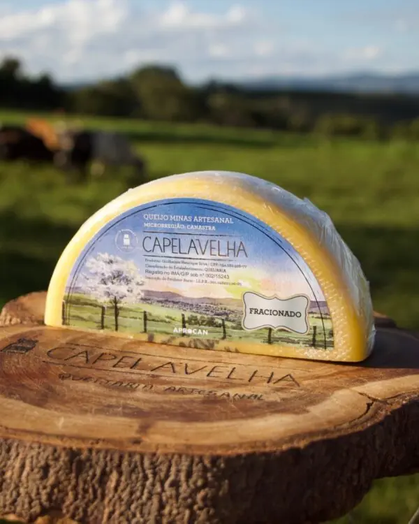 Queijo da Canastra Tradicional - Fazenda Capela Velha - 500g Queijo da Canastra Tradicional - Fazenda Capela Velha - 500g
