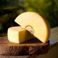Queijo da Canastra Tradicional - Fazenda Capela Velha -1