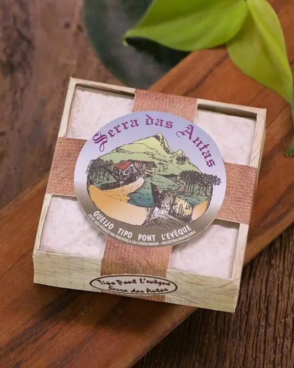 Queijo Tipo Pont L’Évêque - Serra das antas - 330g (aprox.) Queijo Tipo Pont L’Évêque - Serra das antas - 330g (aprox.)