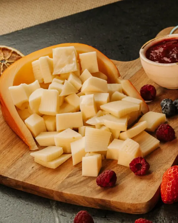 Queijo Gouda Maturado - Dutch Lady - 300g Queijo Gouda Maturado - Dutch Lady - 300g