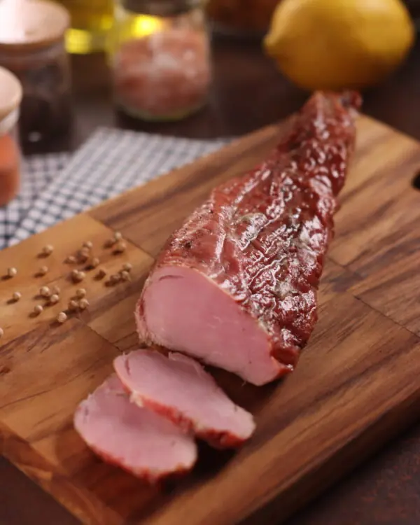 Filetto - Filé Mignon Suíno Defumado - De Paula Charcuterie - 300g Filetto - Filé Mignon Suíno Defumado - De Paula Charcuterie - 300g