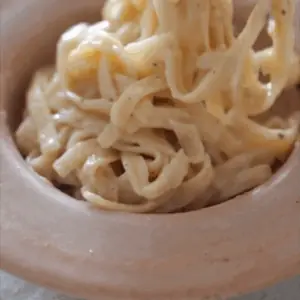 Cacio & Pepe com Queijo Vale do Testo 6 meses da Vermont Queijos