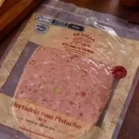 mortadela com pistache