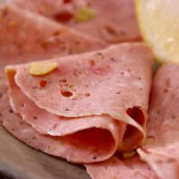 Mortadela com Pistache - De Paula Charcuterie - 100g -1