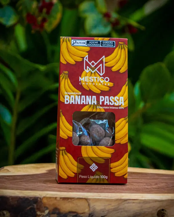 Drageado de Banana Passa com Chocolate 65% Drageado de Banana Passa com Chocolate 65%