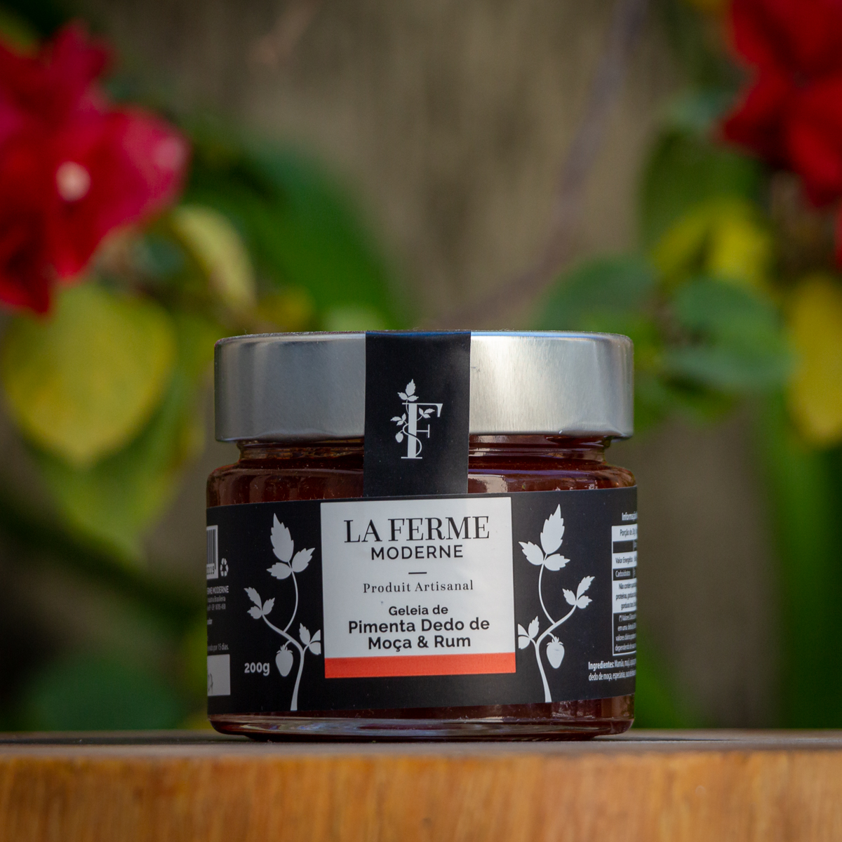 Geleia de Pimenta Dedo de Moça e Rum La Ferme Moderne 200g vidro rústico com cor vermelho vibrante
