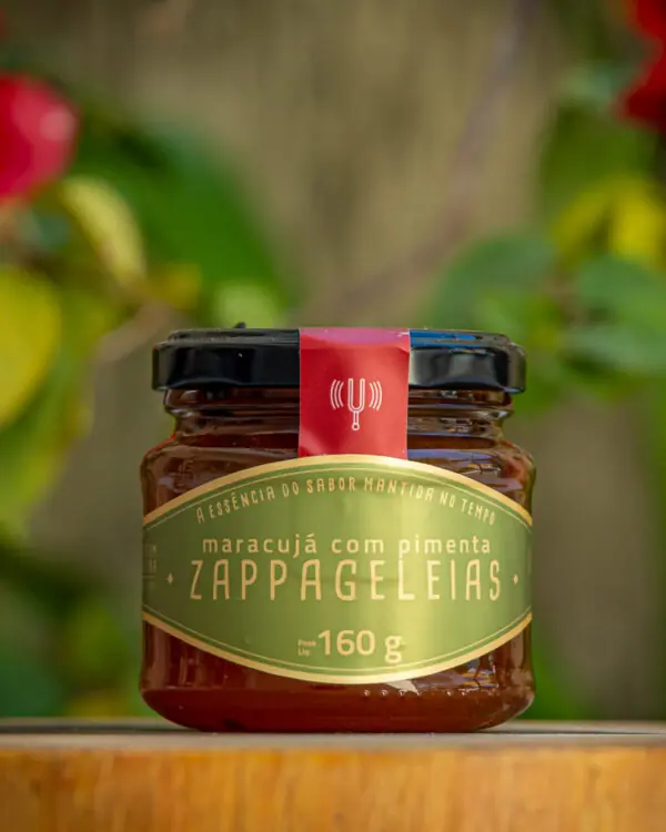 Geleia artesanal de Maracujá com Pimenta Zappa Geleias 160g rótulo verde e lacre vermelho