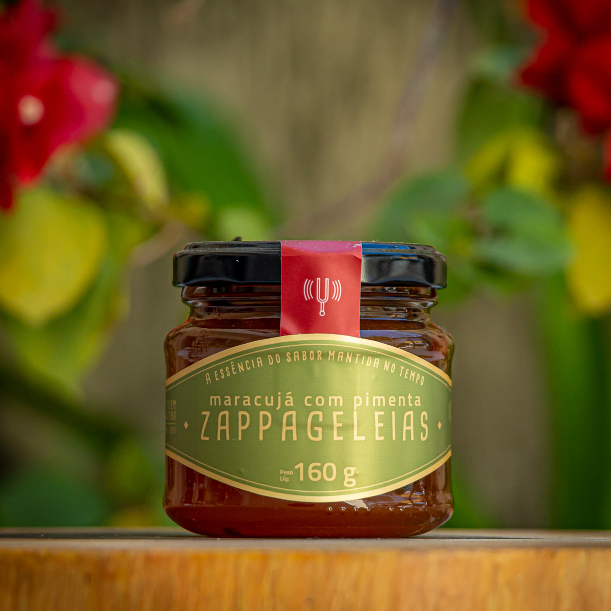 Geleia artesanal de Maracujá com Pimenta Zappa Geleias 160g rótulo verde e lacre vermelho