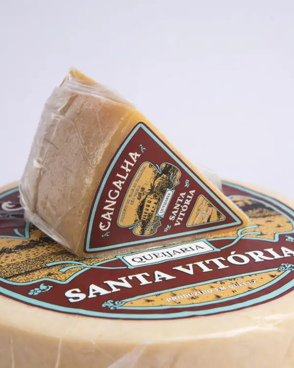Queijo Cangalha - Queijaria Santa Vitória - 300g (aprox.)