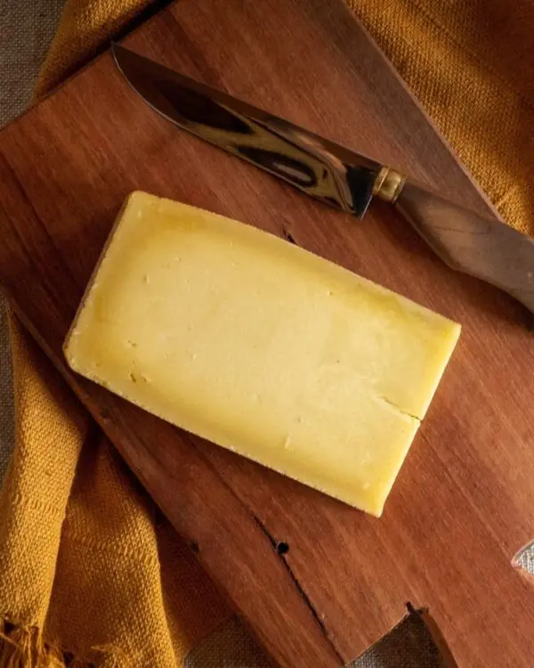 Queijo Sol do Japi - Pé do Morro - 270g (aprox) Queijo Sol do Japi - Pé do Morro - 270g (aprox)