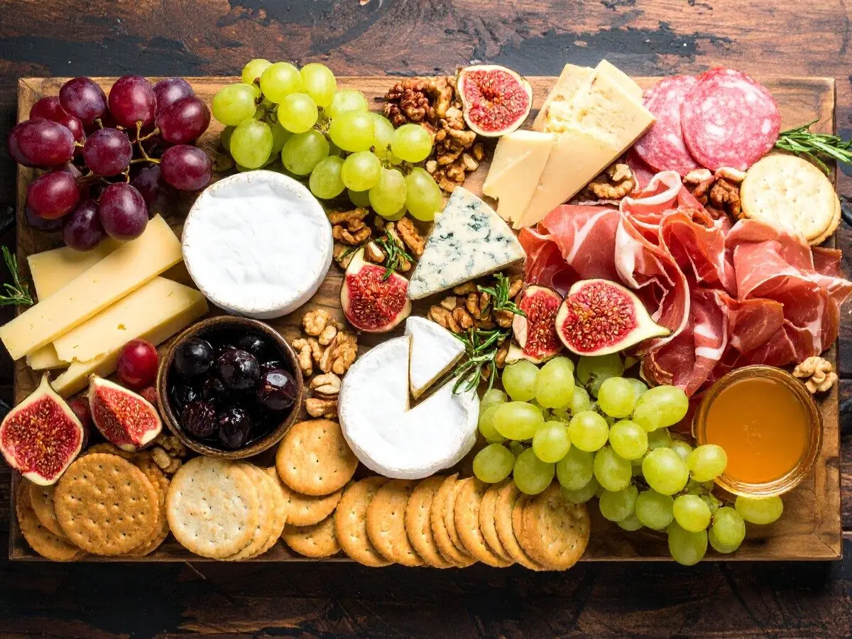 Mesa de frios para o Natal: como montar e decorar